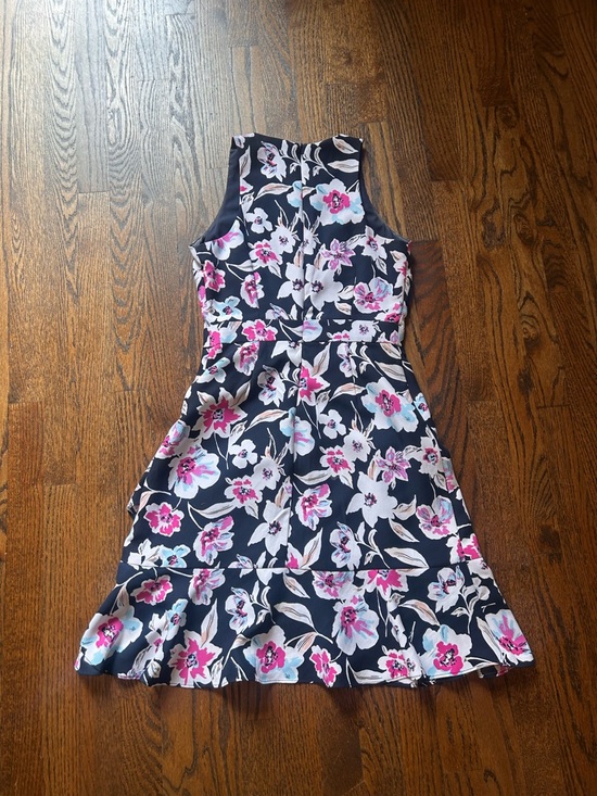 Banana Republic Dresses & Skirts - Banana Republic Sleeveless floral dress